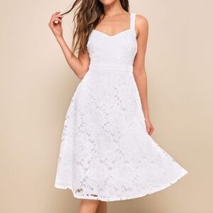 New with Tag Lulu Divine Beauty White Lace Midi Dress With Pockets -- Size M